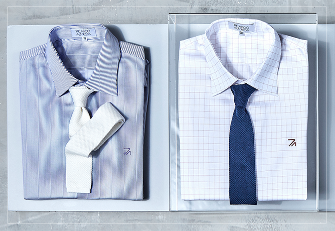 Camisas sociais com padronagem elevam o tom da produção de alfaiataria e a gravata de crochê agrega informação de moda na medida.